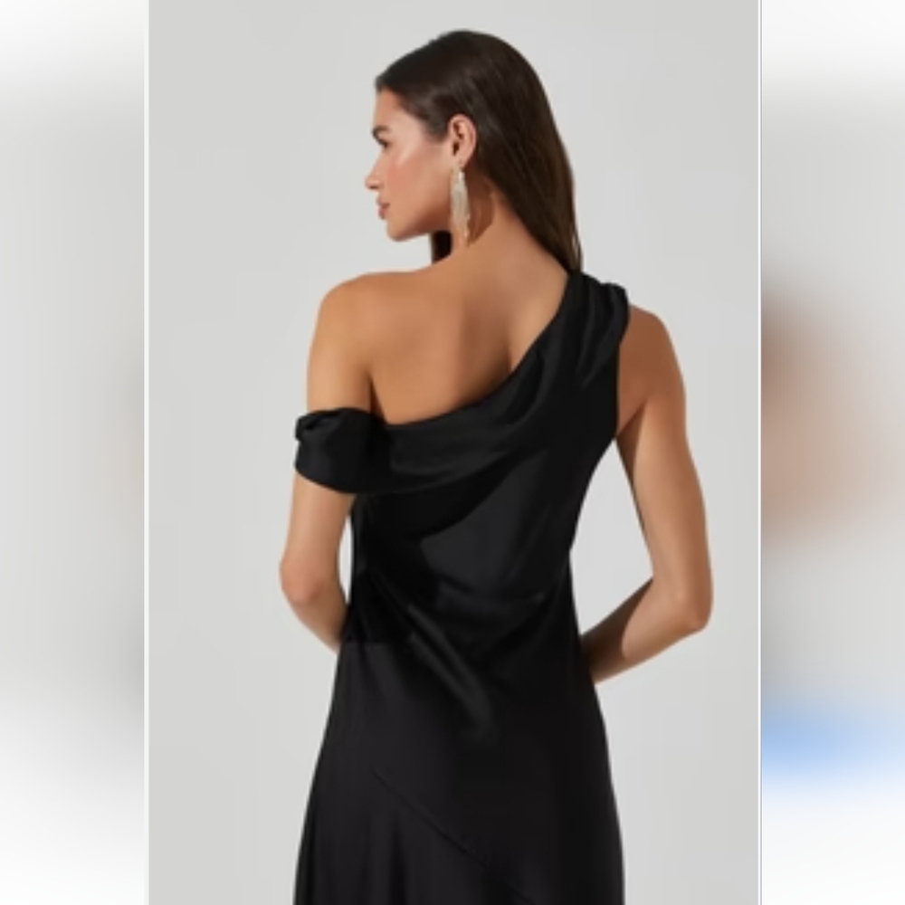 Astr Black Satin One-Shoulder Dress - Picture 3 of 9